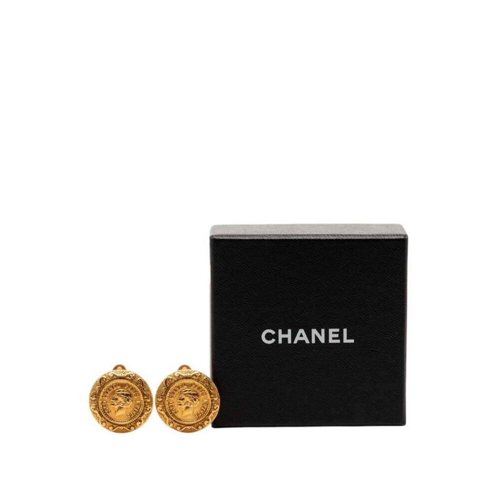 CHANEL Vintage Gold Earrings - Picture 4 of 4